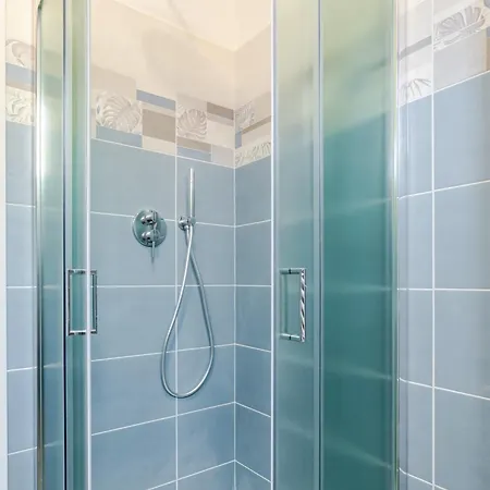 Appartement 2 Indipendenti, In Pieno Centro Con Veranda
