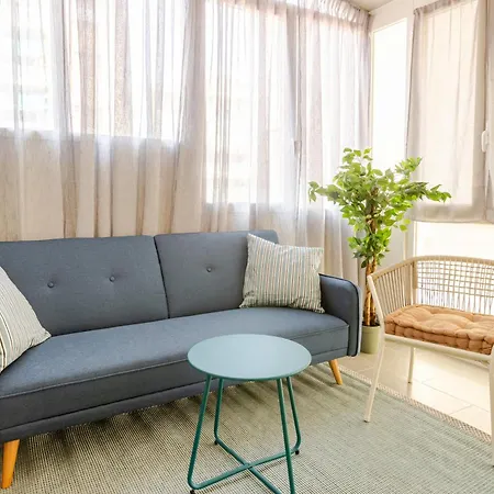 Appartement 2 Indipendenti, In Pieno Centro Con Veranda